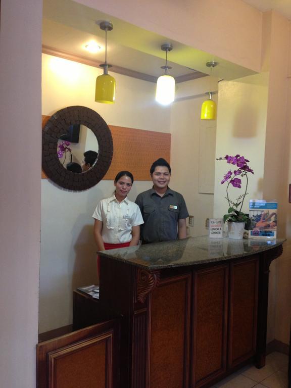 Sun Avenue Tourist Inn & Cafe Tagbilaran Eksteriør billede
