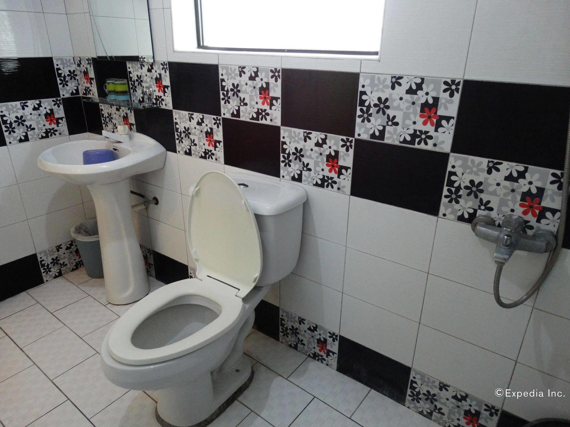 Sun Avenue Tourist Inn & Cafe Tagbilaran Eksteriør billede
